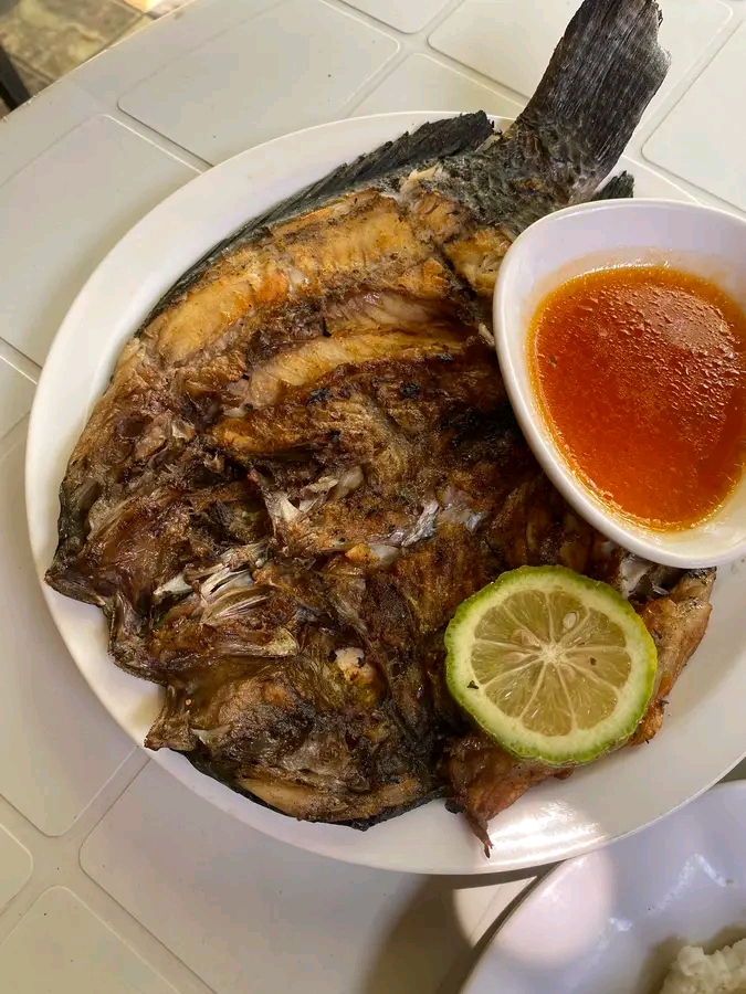 Grilled fish at Eelesa Restaurant
